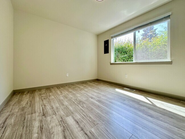Foto del edificio - 419-421 3rd St. NE