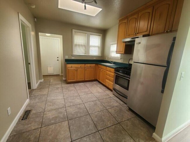 Foto del edificio - 2 bedroom in Daly City CA 94014