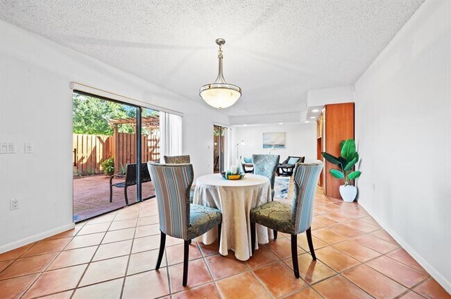 Foto del edificio - 9107 SW 20th St