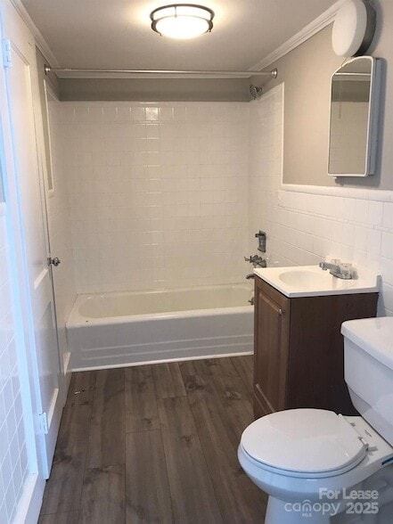 Building Photo - 213 W King St