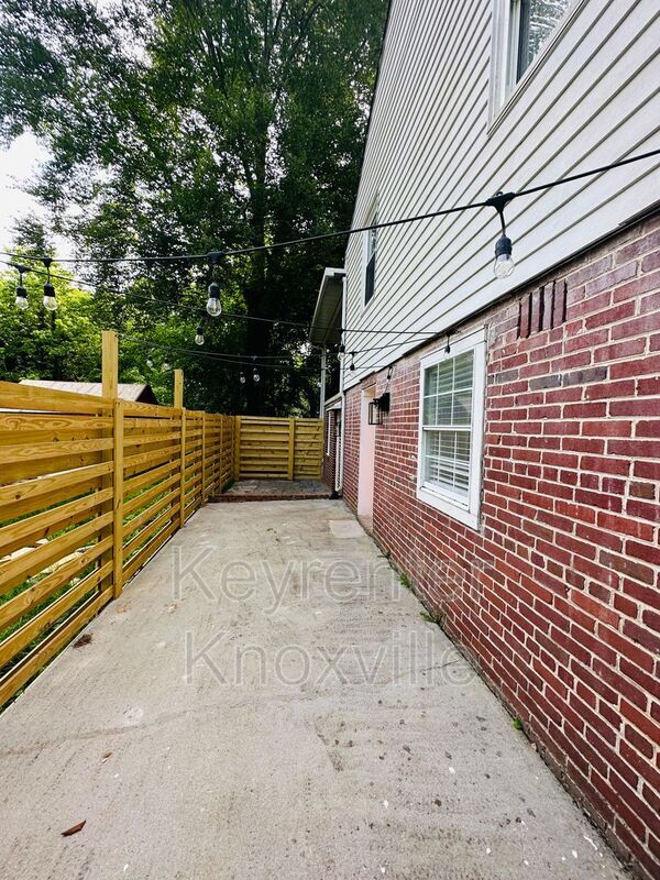 Building Photo - 1828 Buford St