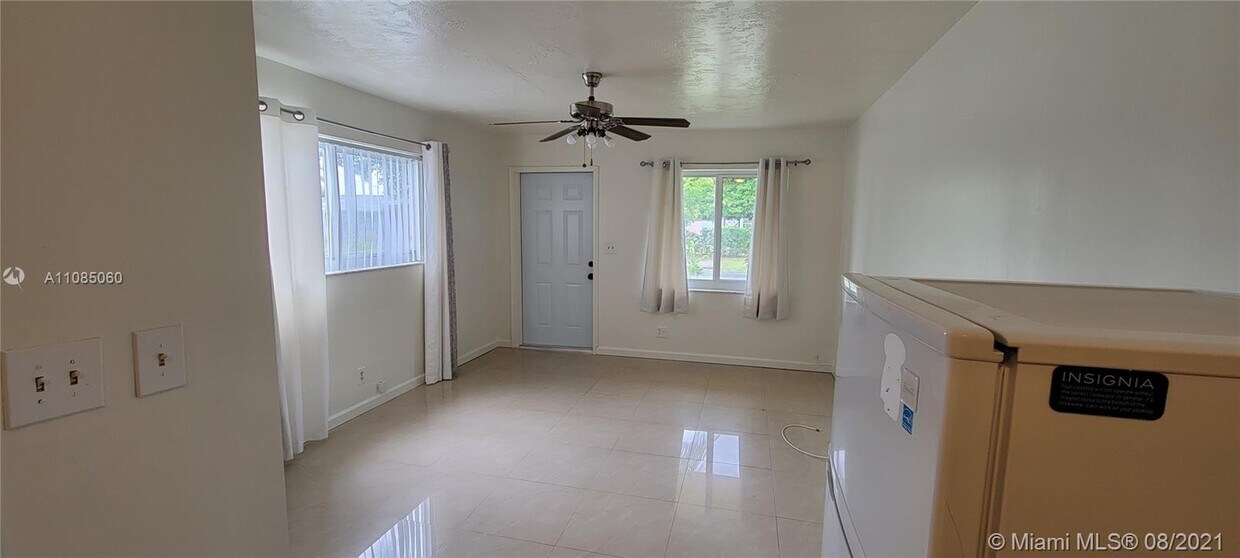 Foto principal - 514 SW 2nd Ave