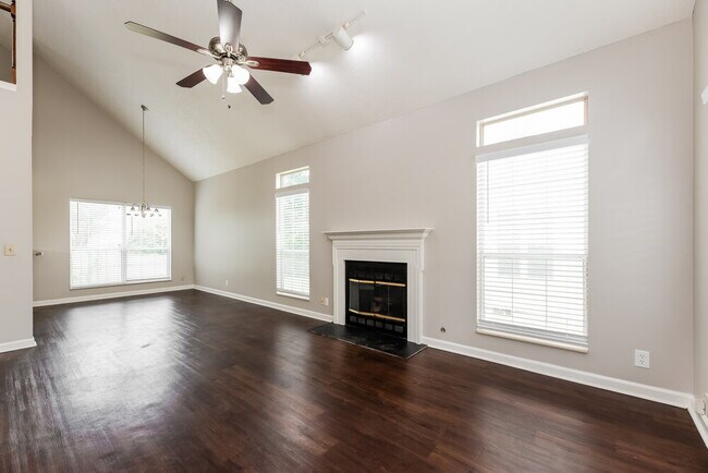Foto del edificio - 3512 Dove Creek Rd