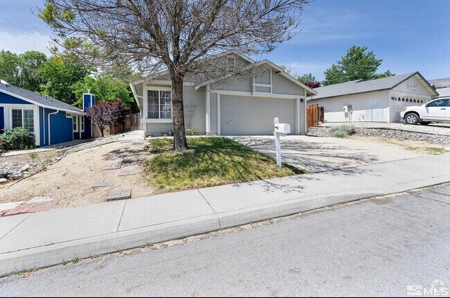 Building Photo - 6402 Park Pl