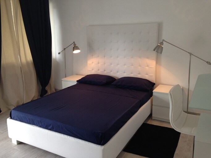 Bedroom - White House Apartments