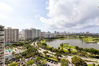 Building Photo - 3701 N Country Club Dr