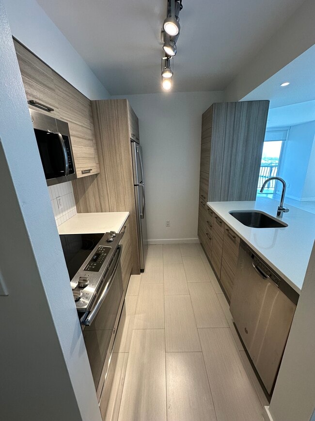 Foto del edificio - 221 NE 19th St