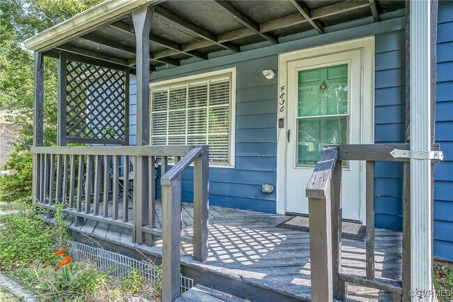 Foto del edificio - 4836 Burtwood Ln