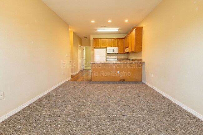 Building Photo - 2504 Gladiolus St