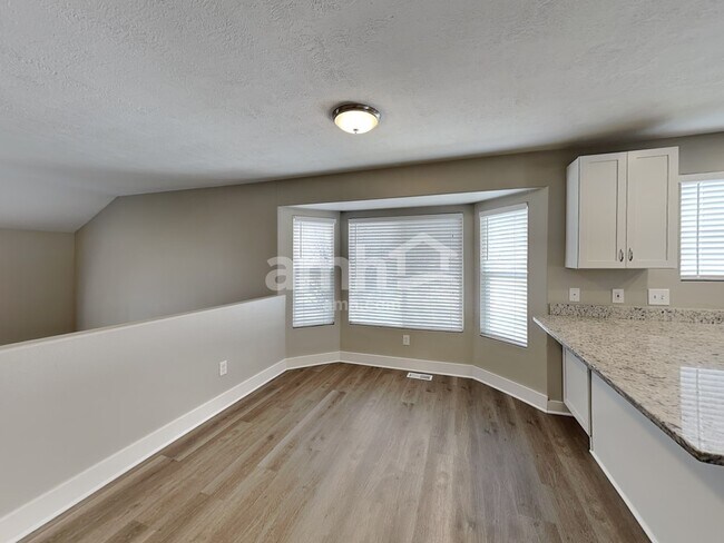 Foto del edificio - 5482 Windsor Way