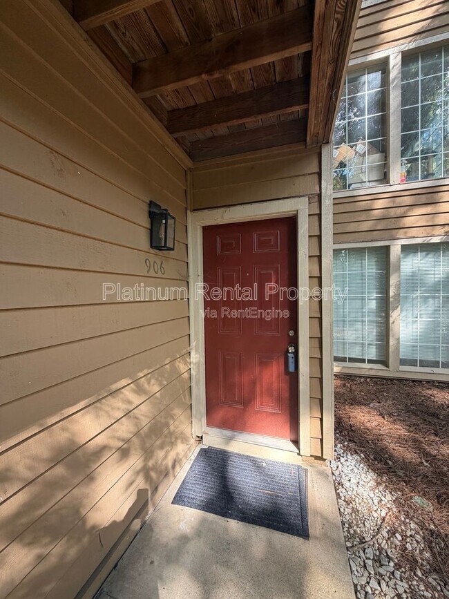 Foto del edificio - 906 Country Park Dr
