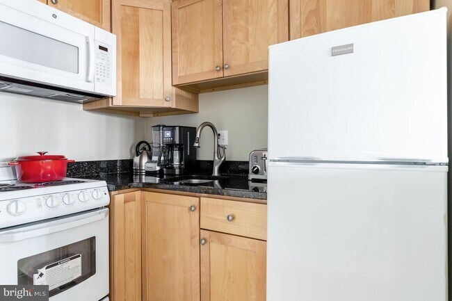 Foto del edificio - 1737 Corcoran St NW
