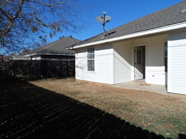 Foto del edificio - 1214 Lindsey Ln