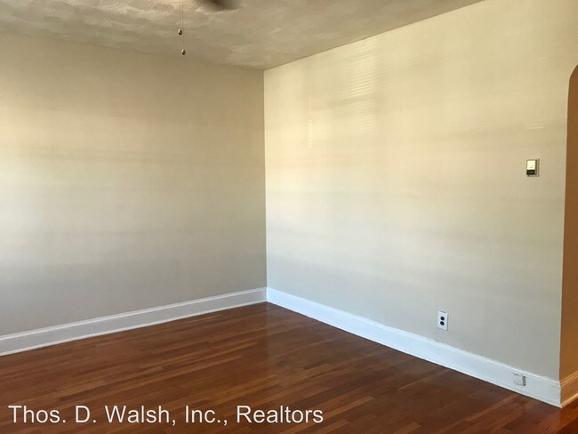 Building Photo - 4033 9th St NE