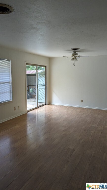 Foto del edificio - 1437 Highland Dr