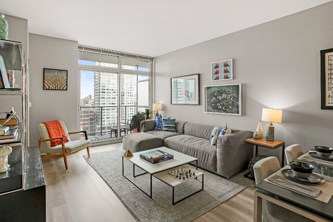 Foto del edificio - 766 S Clark St