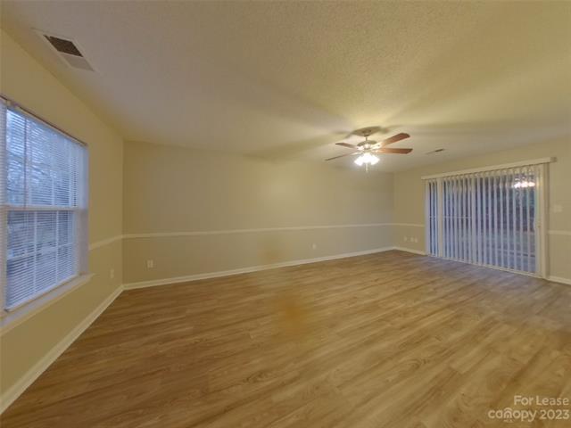 Foto del edificio - 3220 Burkston Rd