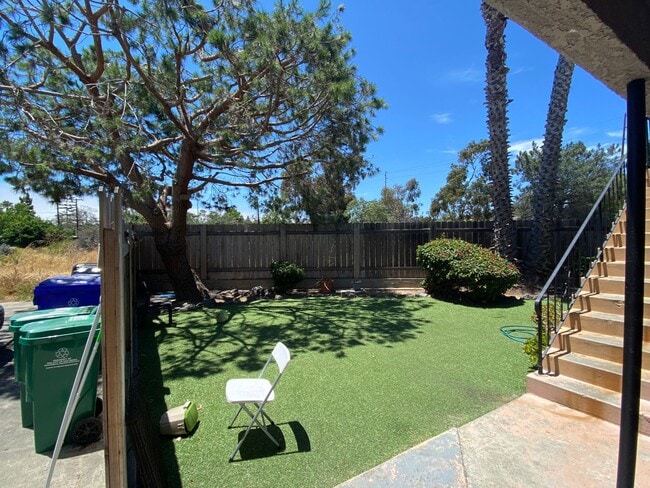 Building Photo - Two Bedroom condo in Pacific Beach