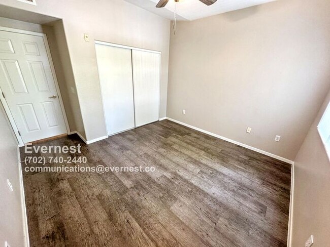 Building Photo - Comfortable 2-Bedroom Condo in Prime Locat...