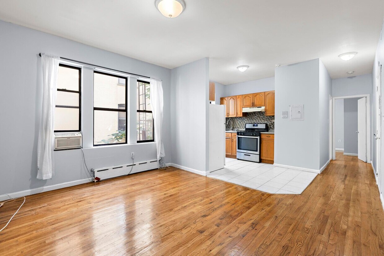 Foto principal - 6209-6215 Boulevard E-1GN-1GN