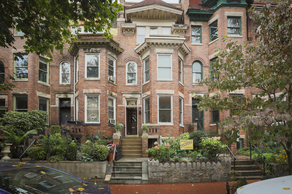 Front Entryway - 1746 T St NW