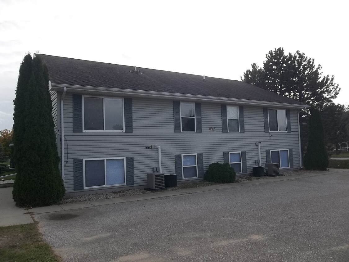 Primary Photo - 1502 Flynn Ln