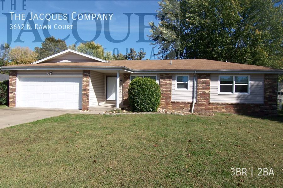 Spacious 3 Bedroom 2 Bath With Two Living House Rental in