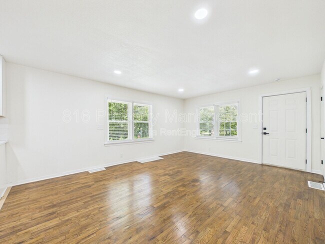 Foto del edificio - 6607 NE 49th St