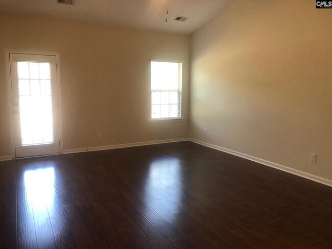 Building Photo - 764 Ruskin Dr