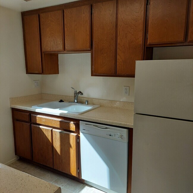 Building Photo - 8546 Graham Ter