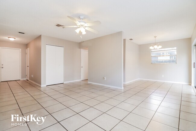 Foto del edificio - 6816 N 47th St