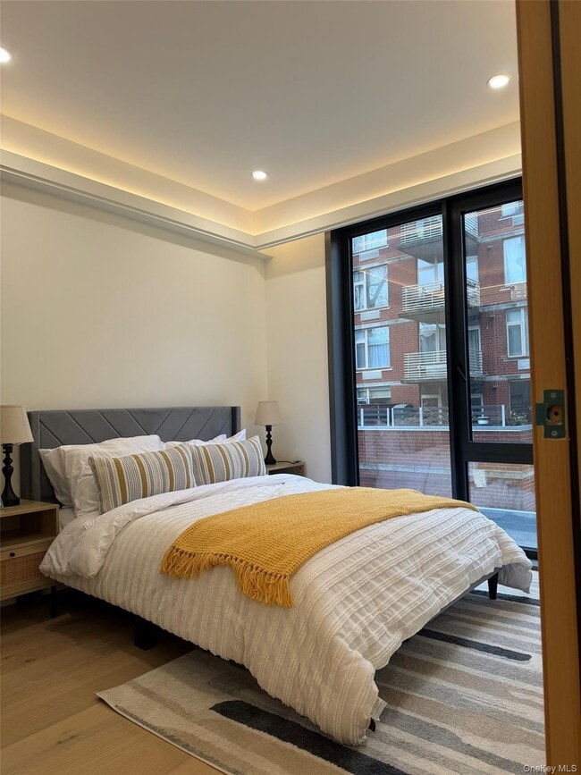 Building Photo - 168 E 111th St