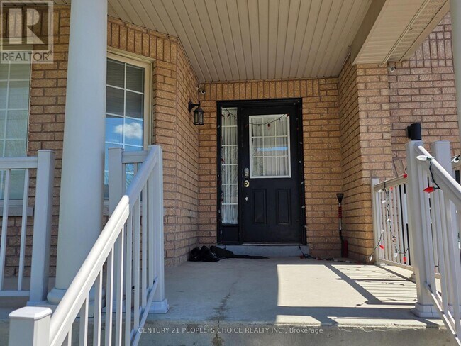 Building Photo - 11 Citronella Ln