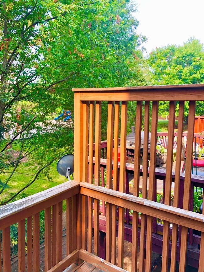 Building Photo - Beautiful 3 Bedroom Townhouse in Bowie!
