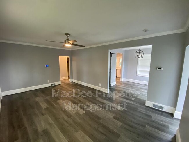 Building Photo - 119 Houseworth St