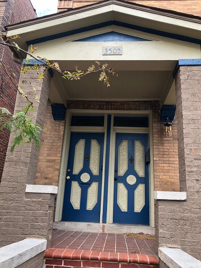 Building Photo - 3505 Cherokee St