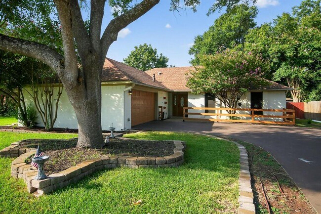 Foto del edificio - 505 Oak Ridge Dr