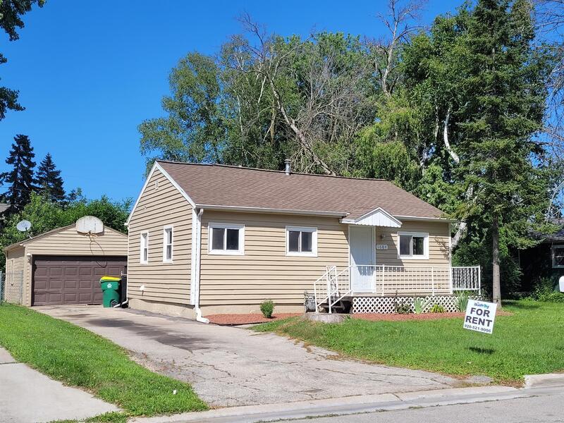 Primary Photo - 1684 Badger St