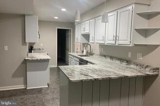 Building Photo - 13216 Chestnut Oak Dr