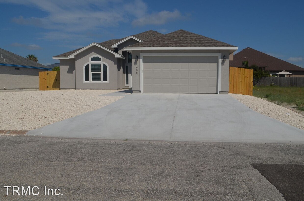 Primary Photo - 4 br, 2.5 bath House - 14881 LIGHTHOUSE DR.