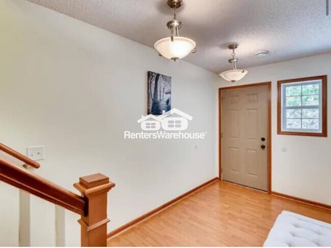 Foto del edificio - 7728 Lachman Ave NE
