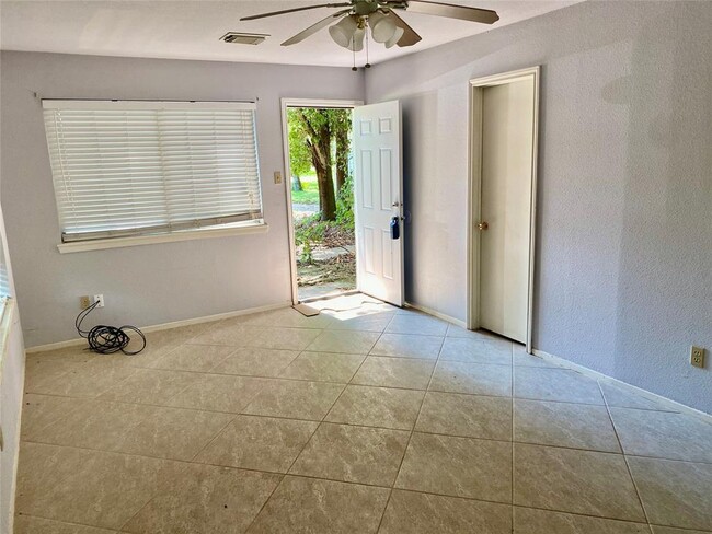 Building Photo - 10803 W Hidden Lake Ln