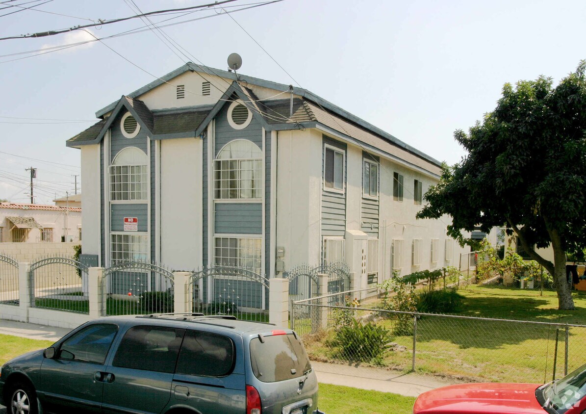 202 W Indigo St, Compton, CA 90220 Apartments in Compton, CA