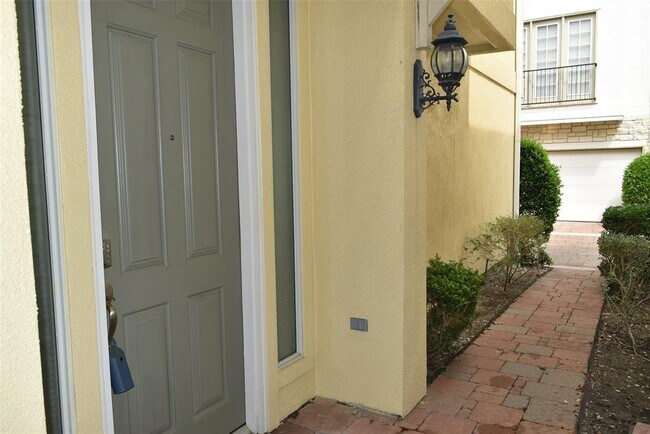 Foto del edificio - 2737 Sherwin St