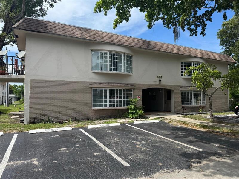 Primary Photo - 5201 NW 18th St