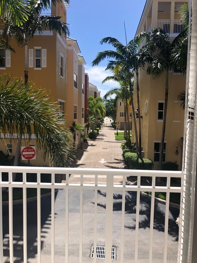 2335 Vintage Dr, Lighthouse Point, FL 33064 Townhome Rentals in Lighthouse Point FL