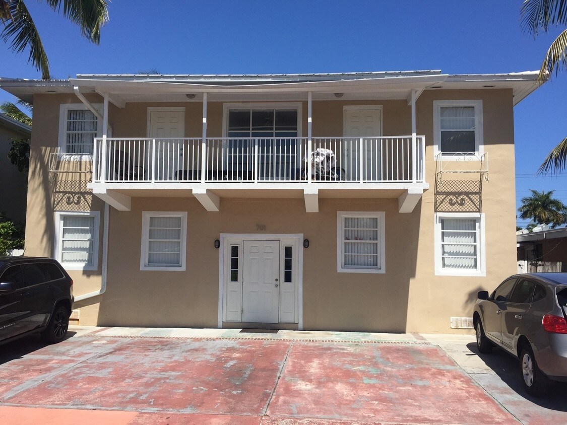 Foto principal - 701 82nd St