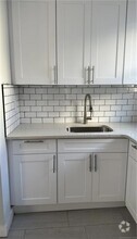 Building Photo - 46 Dewitt St