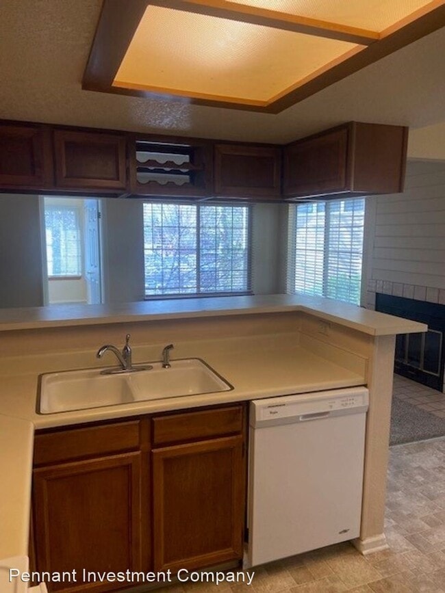 Building Photo - 2 br, 2 bath House - 6036 Gunbarrel Ave Un...