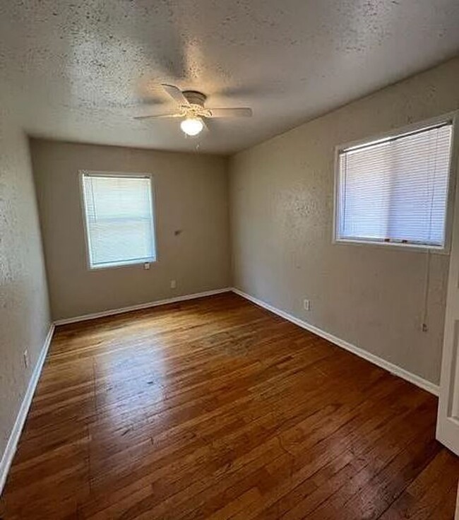 Building Photo - For Rent: Adorable 3-Bedroom Home in Quiet...